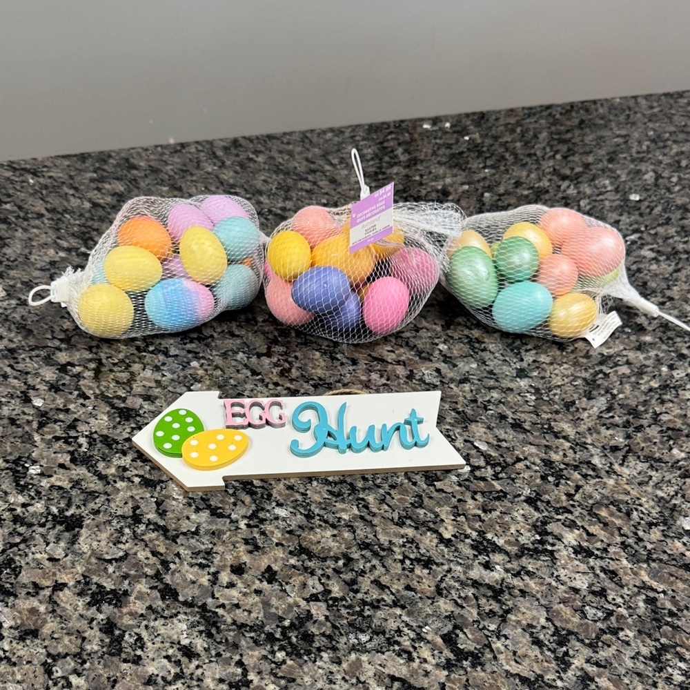 Ashland assorted Easter Egg Sets with Egg Hunt Sign NEW
